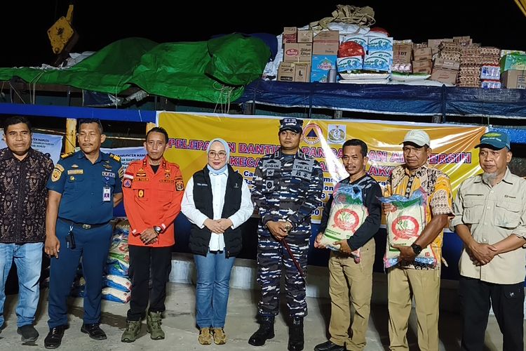 Krisis Air Bersih di Kepulauan Balabalakang Mamuju, 53 Ton Air dan Belasan Ton Beras Dikirim via Laut