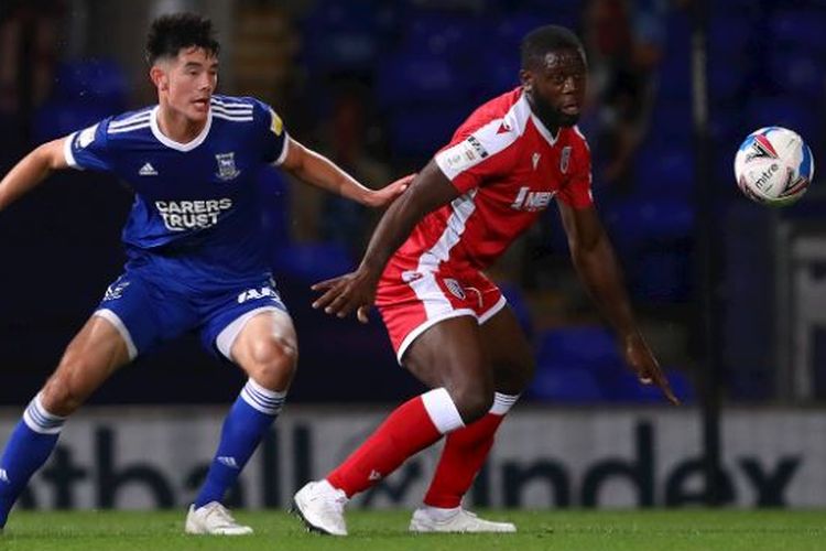 Pemain Timnas U19 Indonesia, Elkan Baggott, melakoni debut di skuad utama ketika Ipswich Town menghadapi Gillingham pada ajang EFL Trophy, Selasa (6/10/2020).