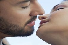 Seberapa Pentingkah Berciuman dengan Pasangan ?