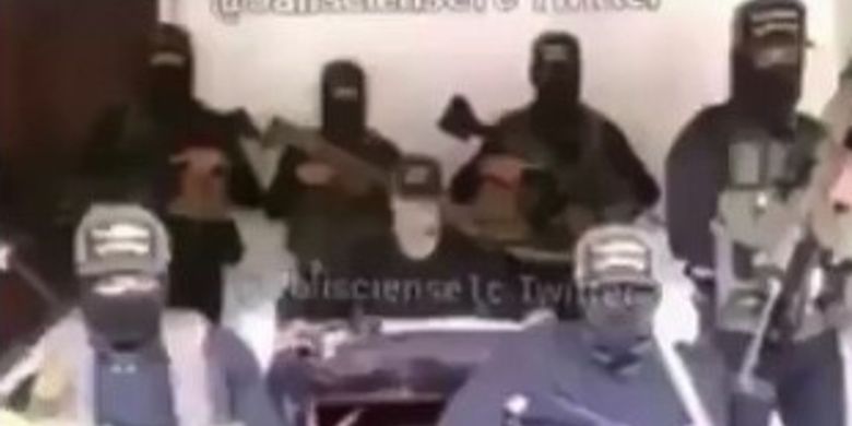 Potongan video memperlihatkan 7 orang yang mengaku anggota Generasi Baru Jalisco, kartel narkoba terkuat di Meksiko. Para pengirim video mengirim ancaman kepada seorang presenter televisi karena dianggap memberitakan mereka secara tidak adil.