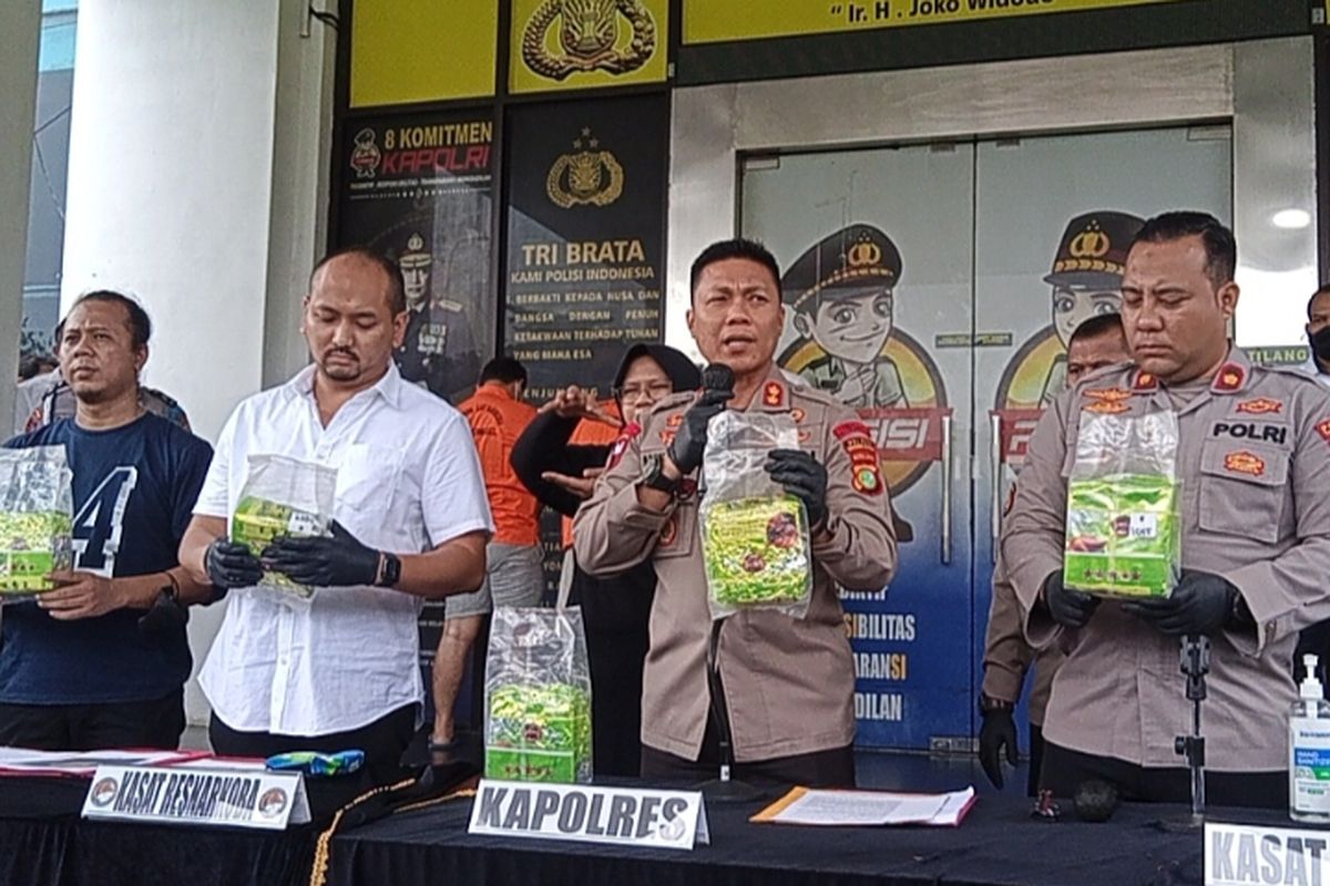 Polres Tangsel Rilis Narkotika Jenis Sabu di Mapolres Tangsel, Senin (30/5/2022)