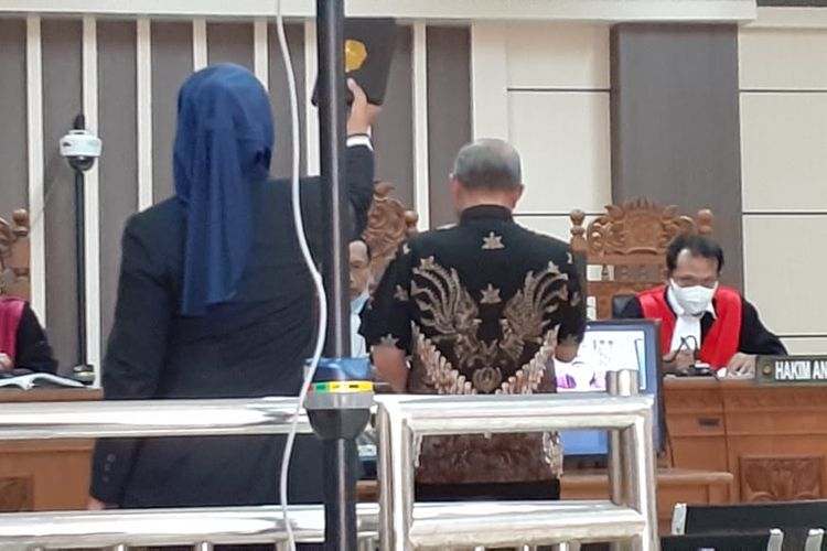 Saat Sekda Banjarnegara memberikan kesaksian di Pengadilan Tipikor, Semarang, Senin (18/4/2022)