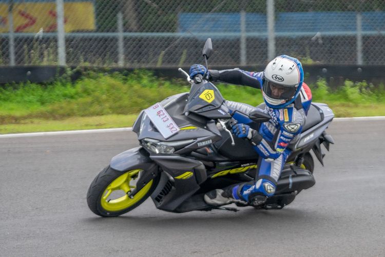 Musim 2022 Galang Hendra Pratama  akan turun balapan di Asia Road Racing Championship (ARRC) kelas Supersports 600cc.
