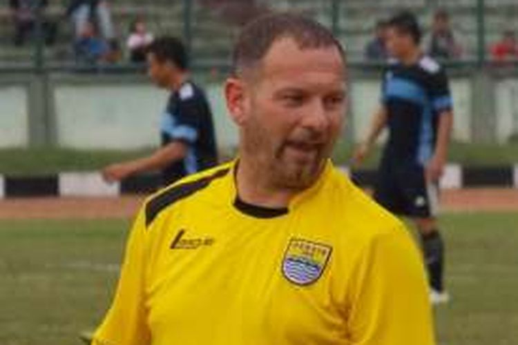 Pelatih Persib Bandung, Dejan Antonic.