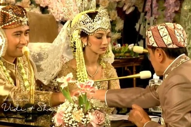 Vidi Aldiano dan Sheila Dara melangsungkan akad nikah pada Sabtu (15/1/2022).