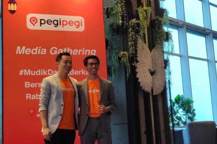 Head of Business Development & Strategic Partnership Pegipegi, Ryan Kartawidjaja dan Corporate Communications Manager Pegipegi Busyra Oryza di acara peluncuran kampanyr #MudikDapetBerkah, Jakarta, Rabu (15/5/2019).