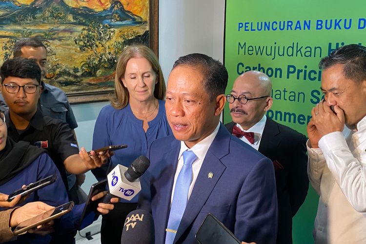 Menteri LH Hanif Faisol menjelaskan soal proyek PSEL di Jakarta Selatan, Rabu (15/10/2025). 