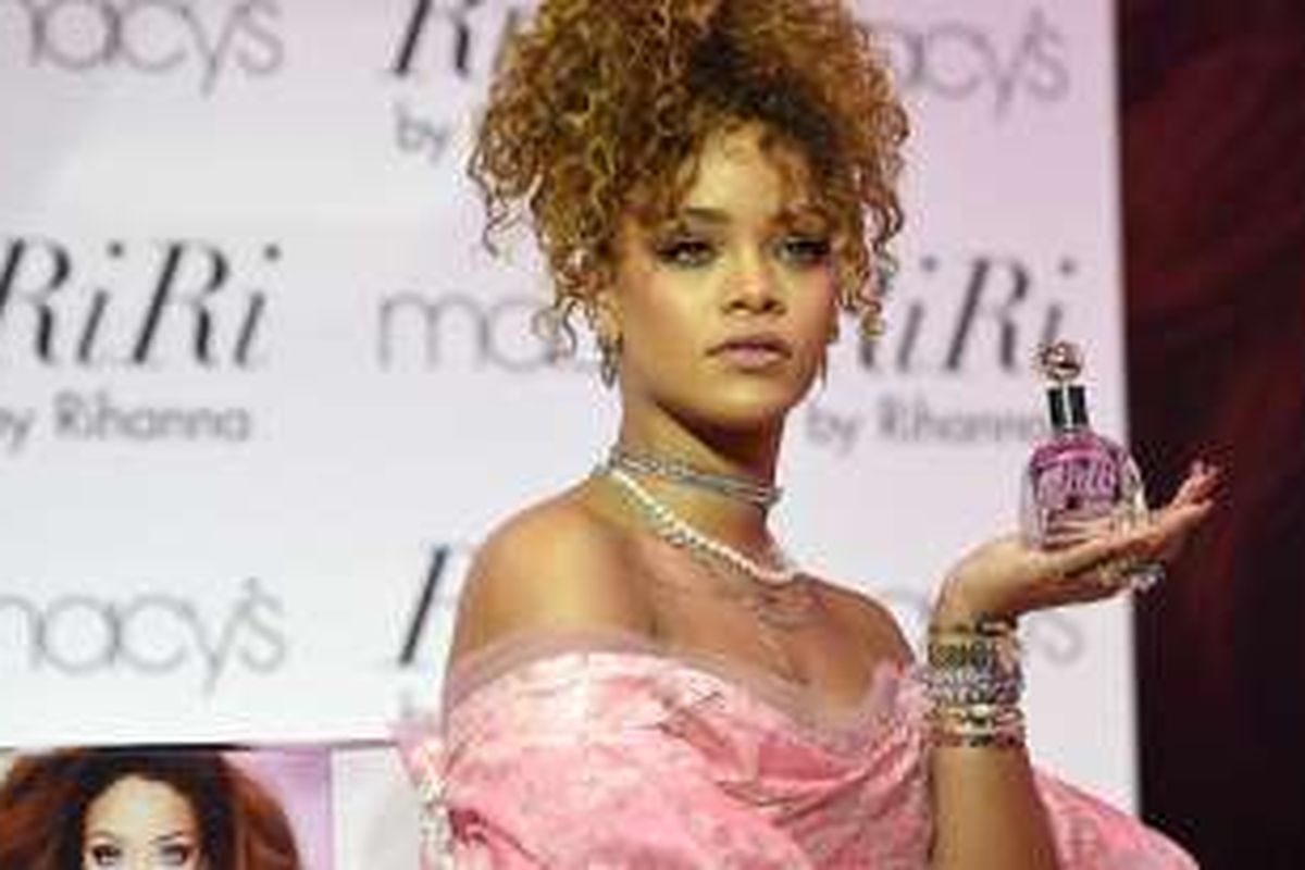Rihanna dan parfum rilisannya bertajuk, RiRi