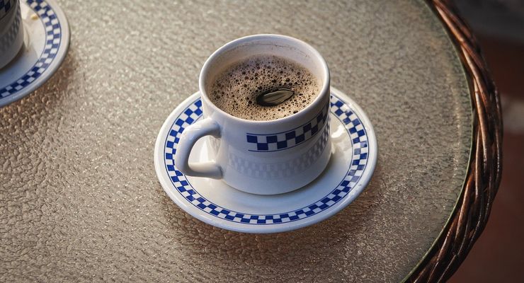 Penelitian: Teh dan Kopi Panas Bisa Mengandung Partikel Mikroplastik