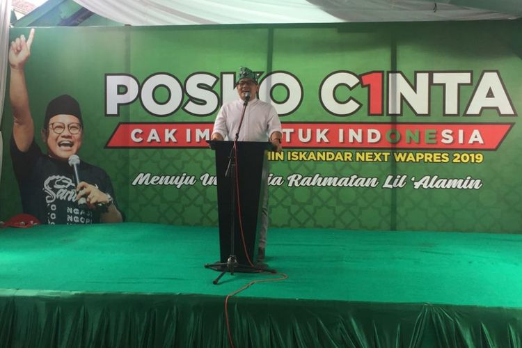 Ketua Umum DPP PKB, Muhaimin Iskandar, Saat Meresmikan Posko Cinta di Kabupaten Jember, Jawa Timur, Minggu (15/4/2018)