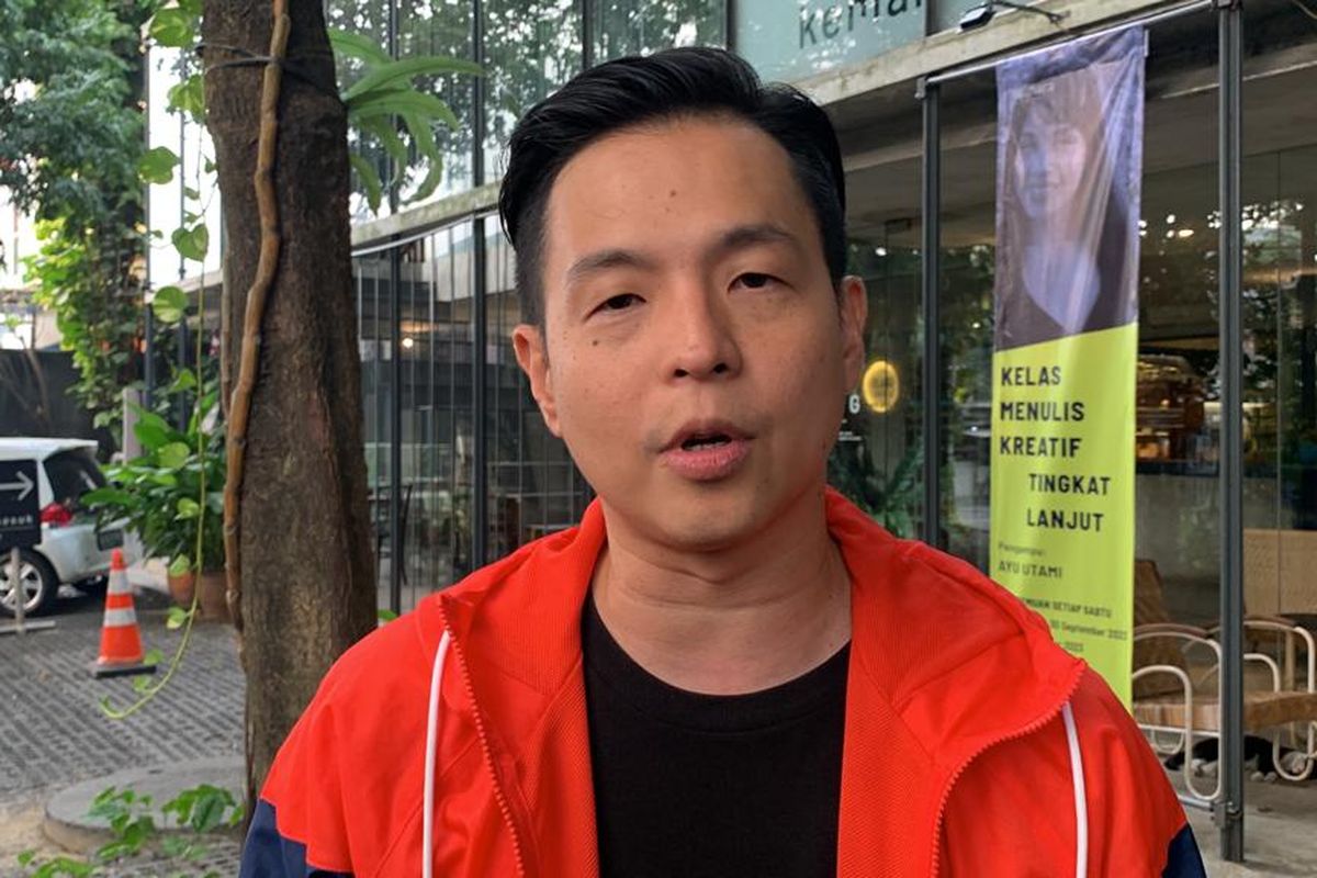 Ernest Prakasa ditemui setelah menghadiri diskusi bertajuk Terjang Penghalang Ciptakan Peluang di Pasar Minggu, Jakarta Selatan, Minggu (27/8/2023). 