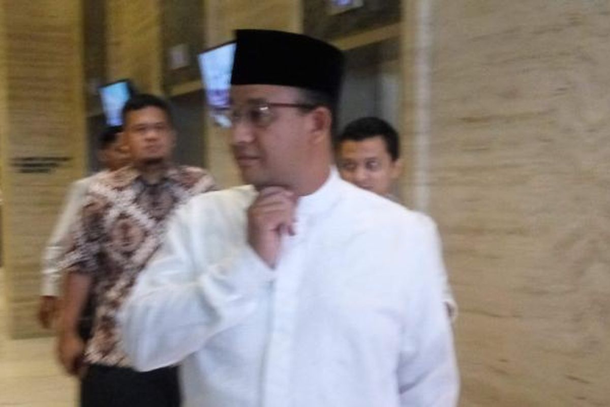 Calon gubernur DKI Jakarta, Anies Baswedan seusai bertemu dengan pimpinan Bamus DKI di bilangan TB Simatupang, Jakarta Selatan, Kamis (23/2/2017).