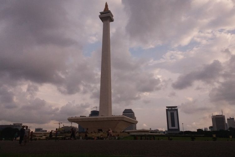Tugu Monumen Nasional (Monas) yang terletak di Lapangan Medan Merdeka, Jakarta Pusat.