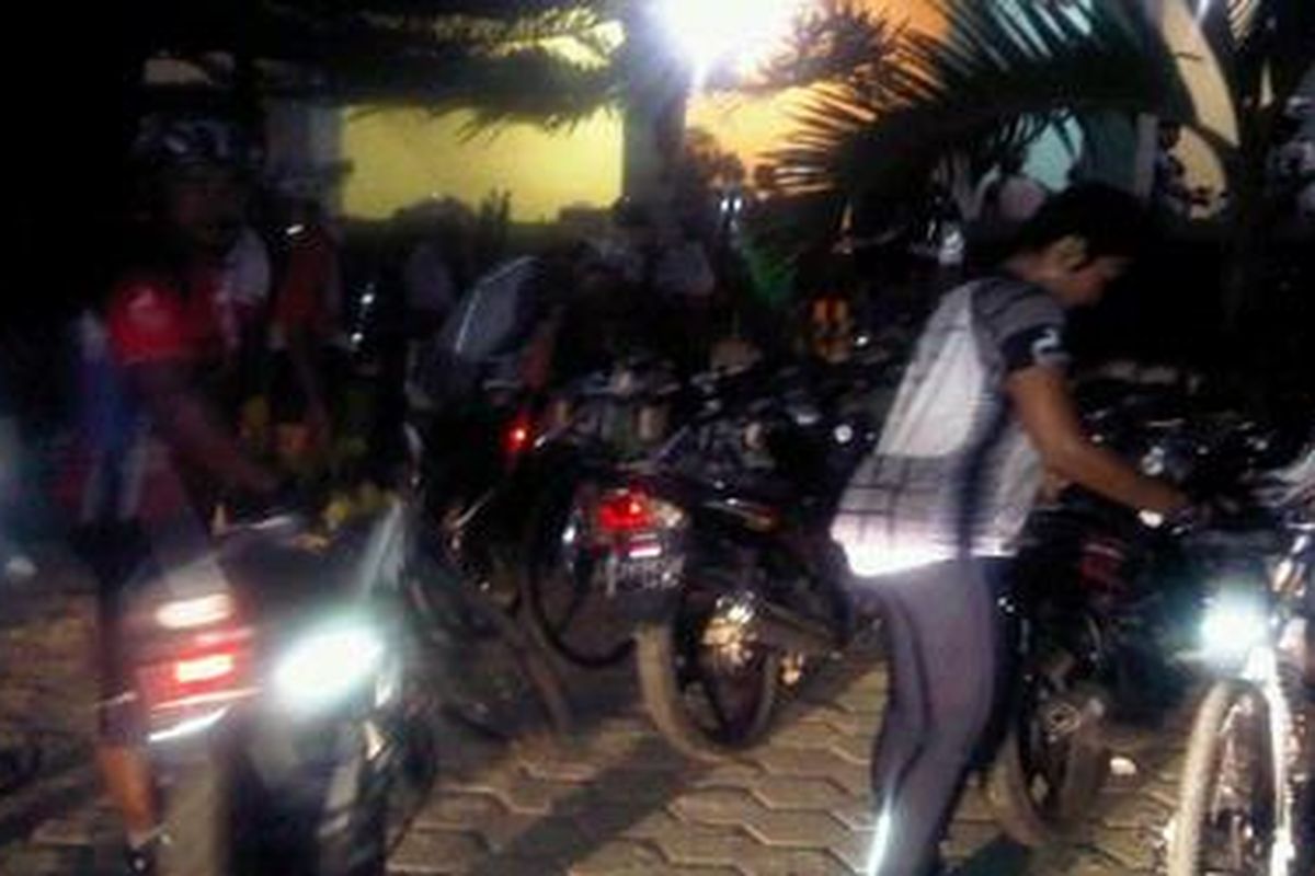 Sebanyak 67 peserta Jelajah Sepeda Kompas Bali-Komodo telah tiba di Desa Dalam, Kecamatan Alas, Kabupaten Sumbawa, di Pulau Sumbawa, Nusa Tenggara Barat, Rabu (19/9/2012) pukul 18.30 wita.