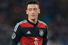 Loew Masih Sabar Tunggu Sentuhan Ozil