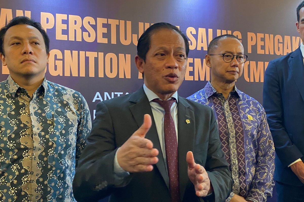 Menteri Lingkungan Hidup, Hanif Faisol Nurofiq, saat ditemui di Jakarta Selatan, Kamis (8/5/2025). 