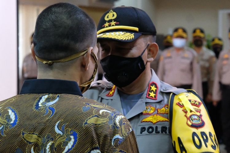Upacara PTDH terhadap sembilan anggota di Polda Sumatera Selatan karena terlibay narkoba serta kabur dari tugas tanpa izin, Selasa (30/6/2020).