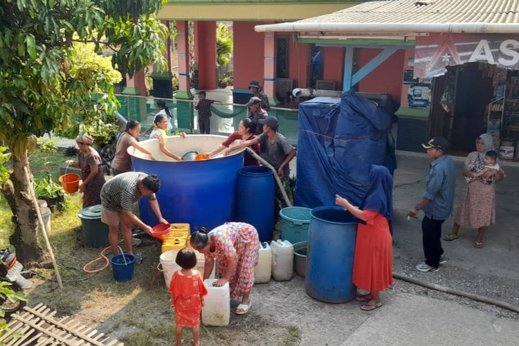 Kekeringan Meluas di Karawang, Enam Desa Terdampak, BPBD Salurkan 152.000 Liter Air Bersih