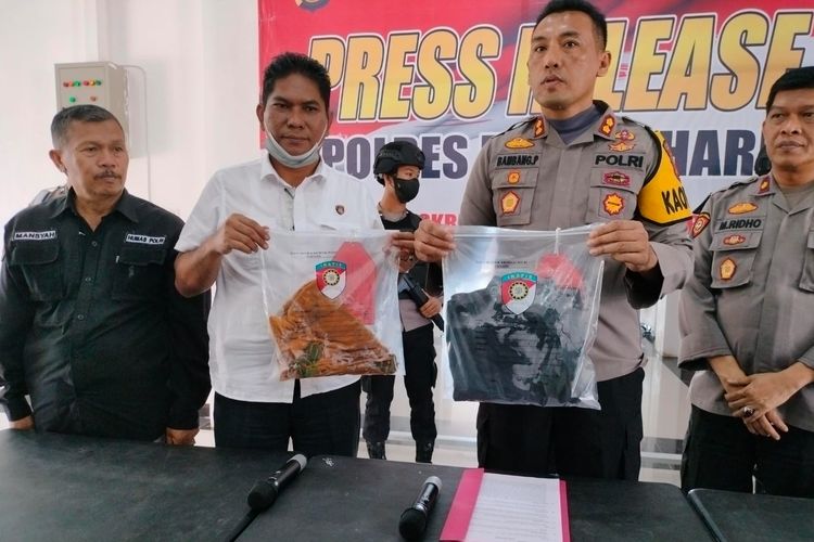 Kepolisian Resor Batanghari Jambi sudah menangkap dua pelaku penembakkan Suku Anak Dalam. Salah satu pelaku ternyata mengenal korban tewas, pada Selasa (22/11/2022). 