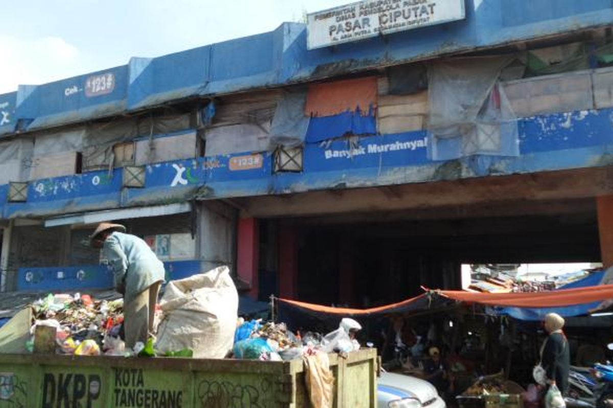 Pasar Ciputat, Tangerang Selatan. 