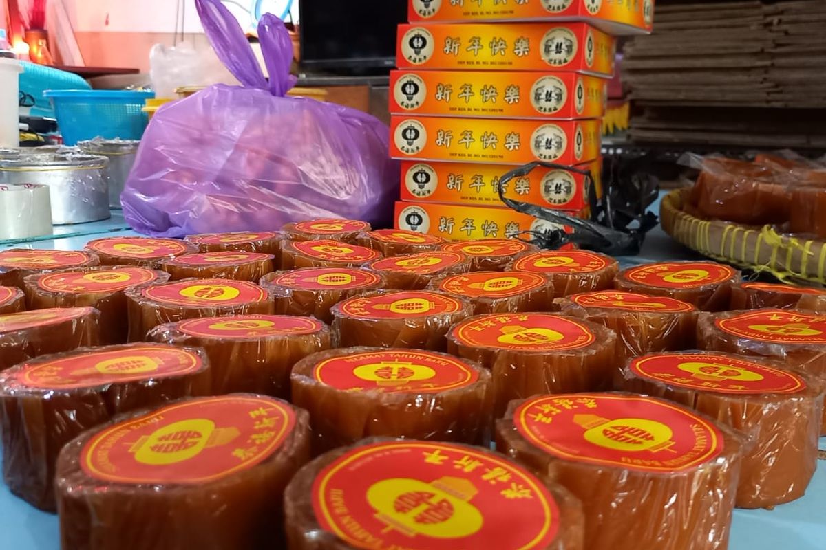 Usaha pembuatan kue keranjang di Jalan Tegalpanggung, Kota Yogyakarta, yang kembali menggeliat jelang Imlek.