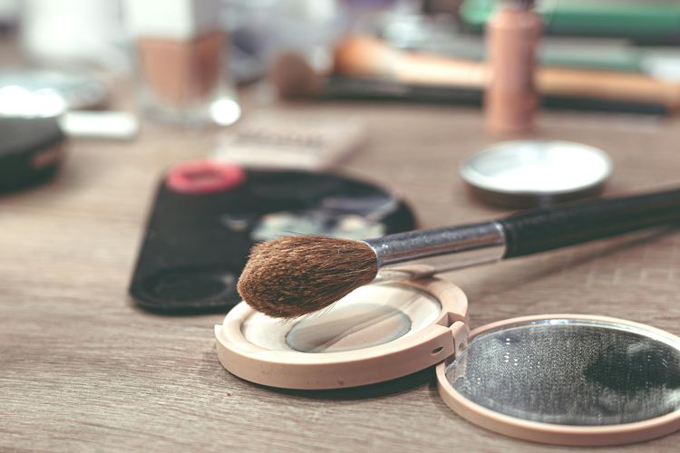 Waspada! Ini Kandungan Kosmetik Berbahaya yang Dilarang BPOM