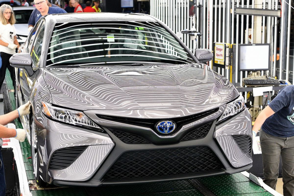 Toyota Camry 2018 mulai diproduksi di pabrik Toyota Kentucky