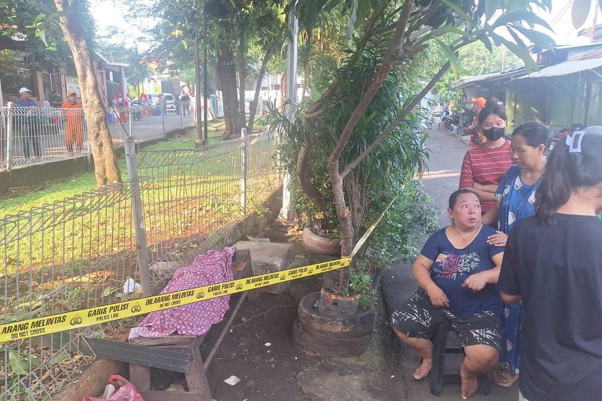 Seorang bocah berinisial AR (5) tewas kesetrum tiang penerangan jalan umum (PJU) di kawasan Radio Dalam, Kebayoran Baru, Jakarta Selatan, Jakarta, Sabtu (5/7/2025) pagi.