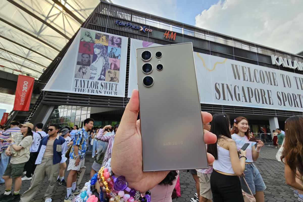 Potret Samsung S24 Ultra di konser Taylor Swift The Eras Tour di National Satdium Singapore pada 7 Maret 2024.