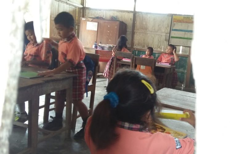 Kondisi Sekolah Dasar Negeri (SDN) 4 Pelem, Kecamatan Gabus, Kabupaten Grobogan, Jawa Tengah, Senin (15/10/2018).