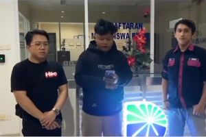 Dari Mana Almamater Undira yang Dikenakan 'Dino' Peserta Deklarasi Sumpah Pemuda di Bundaran HI?