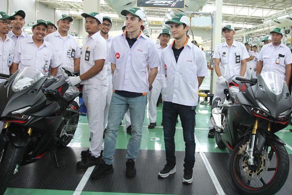 Marc Marquez dan Dani Pedrosa berkunjung ke pabrik AHM di Karawang.