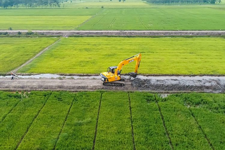 Sebutkan dan jelaskan kegiatan utama yang dilakukan di dalam kegiatan ekonomi