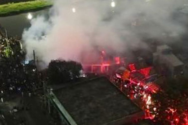 25 rumah tinggal di Jalan Dr Muwardi, Kelurahan Grogol, Kecamatan Grogol Petamburan, Jakarta Barat, terbakar pada Senin (9/8/2021) malam.