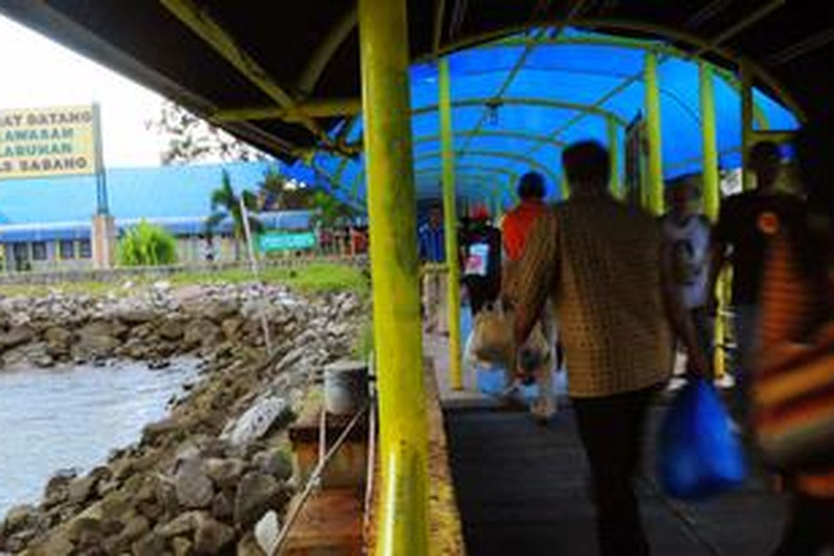 Pulau Weh, pulau yang terletak di Kota Sabang, Aceh, memiliki banyak tujuan wisata alam yang menakjubkan. Namun, untuk menjadi kota wisata, masih banyak hal yang perlu di pebaiki oleh pemerintah setempat.