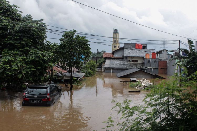 Kondisi terkini pemukiman di  RW 04, Cipinang Melayu, Makasar, Jakarta Timur, Selasa (25/2/2020) yang dilanda  banjir. Banjir di wilayah sudah terjadi sejak Minggu (23/2/2020).