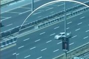 Polisi Dubai Tutup Jalan Tol demi Bantu Mobil Mogok, Videonya Viral