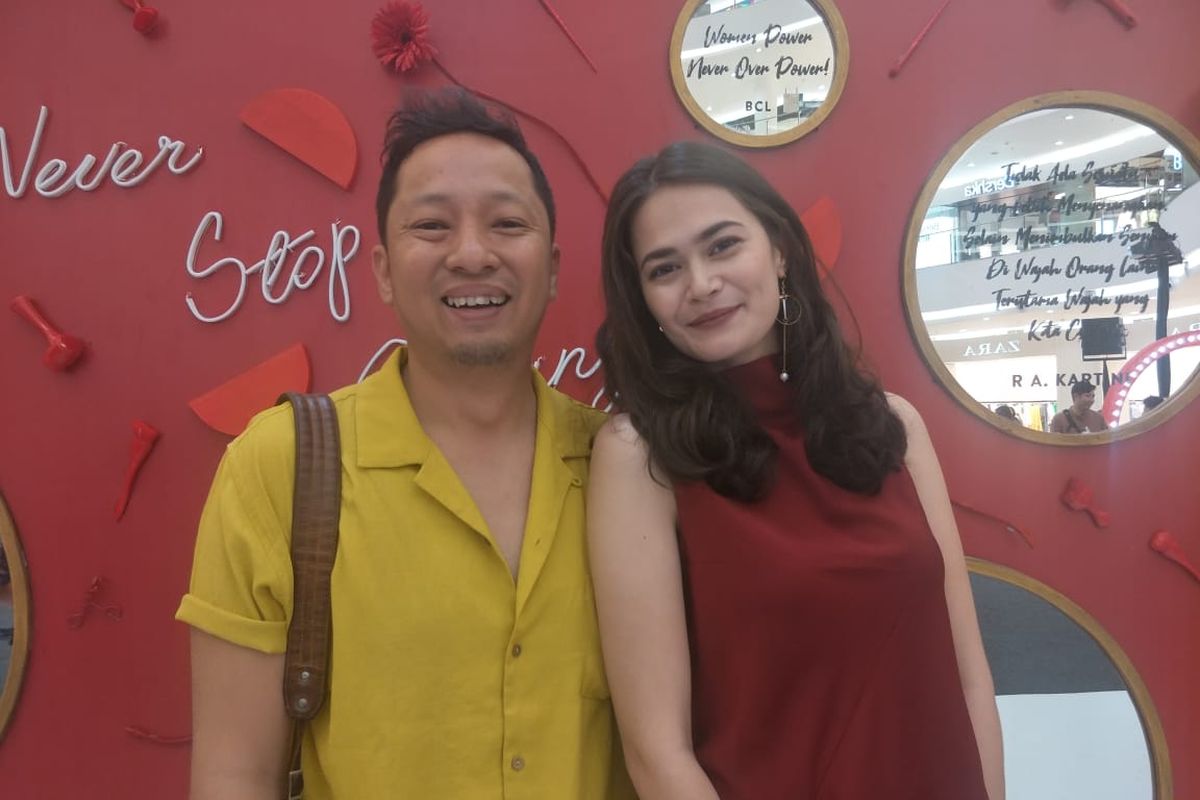 Sabai Morscheck dan Ringgo Agus Rahman ditemui dalam acara Find Your True Glow on Kartini Day di Senayan City, Jakarta Pusat, pada Sabtu (20/4/2019).