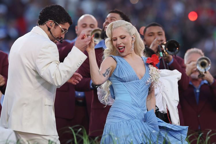 Makna Outfit Lady Gaga dan Kehadirannya di Superbowl 2026 Halftime Show
