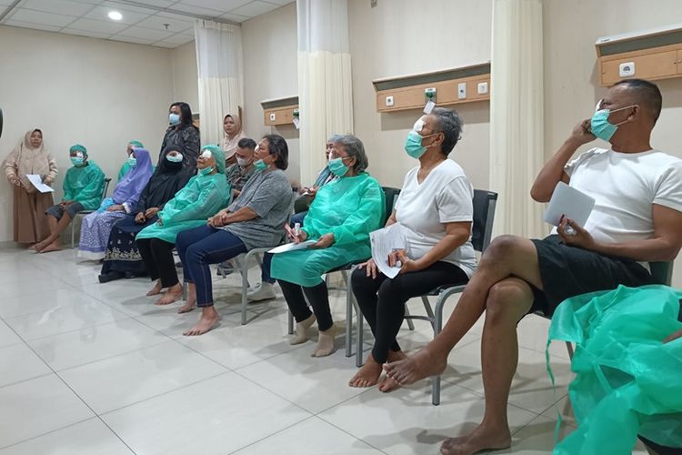 Sido Muncul bekerja sama dengan Perdami dan RSU Hermina Bogor memberikan operasi katarak gratis kepada 200 pasien di sekitar Bogor Raya.