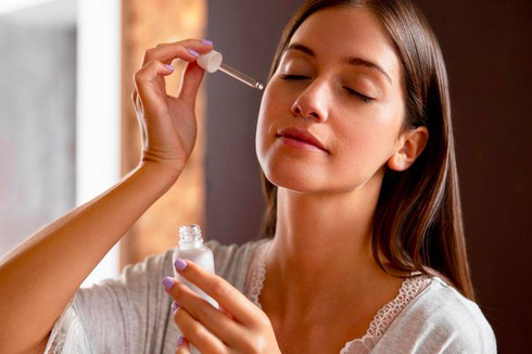Bagaimana Cara Kerja Minyak Zaitun Bersihkan Wajah?