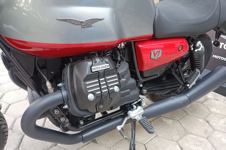 Moto Guzzi V7 Stone Corsa, motor bergaya balap klasik dengan harga Rp 546.500.000