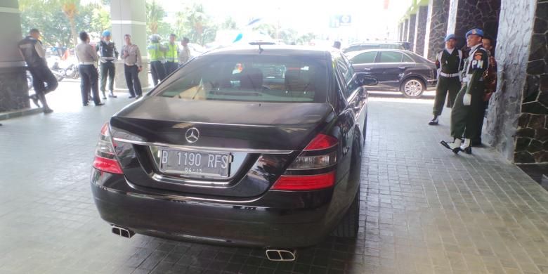 Mobil dinas presiden terpilih Joko Widodo Mercedes Benz.
