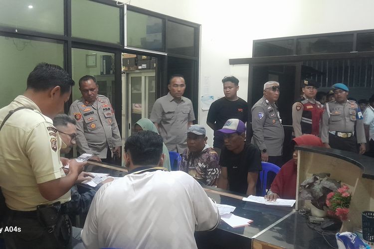 Penghasilan Tembus Rp 500.000 Sehari, Alasan Warto Tetap Menyapu Koin meski Ada Bantuan dari KDM