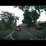 Buat Akamsi yang Suka Naik Motor Asal Selonong Keluar dari Gang
