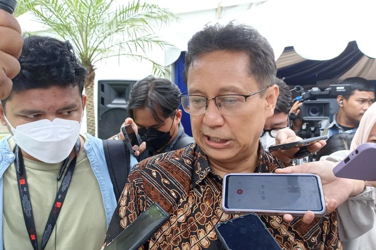 Menteri Kesehatan Budi Gunadi Sadikin pasca acara peresmian laboratorium genomik dan penandatanganan MoU, di Jakarta, Senin (20/2/2023).