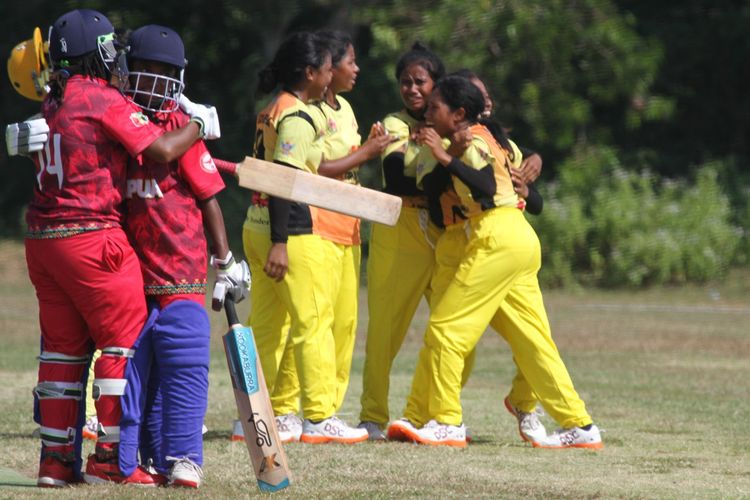 Babak kualifikasi PON cabang olahraga Cricket yang berlangsung selama dua pekan telah menyajikan persaingan sengit dan menarik di antara para atlet dari berbagai daerah.
