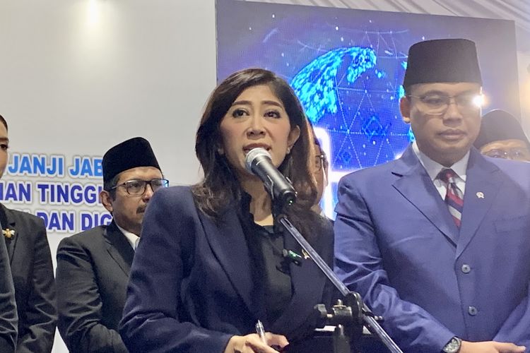 Meutya Hafid Terima Banyak Laporan Soal Aplikasi Koin Jagat yang Bikin Rusak Fasum