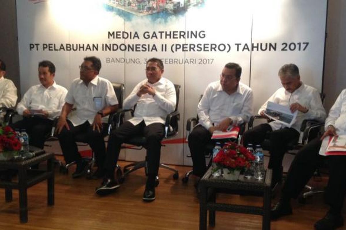 Jajaran Direksi Pelindo II dalam Media Gathering di Bandung (3/2/2017)