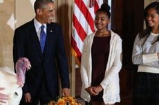 Pengkritik Dua Putri Obama Mundur
